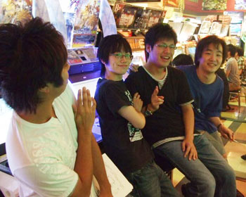 優勝:えむお~(アラクネ)&クロ(ラグナ)/準優勝:バタオ(ジン)&EVIZORI FIGHTER(Λ-11)/3位:bobi(アラクネ)&ハンジロウ(ハザマ)